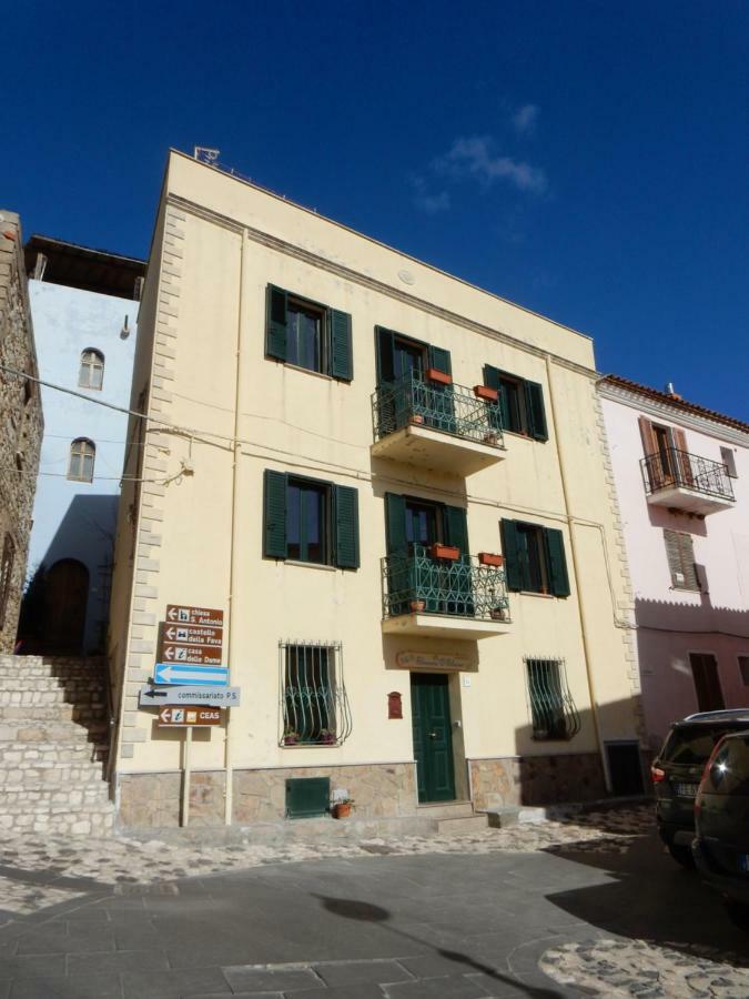 B&B Eleonora D'Arborea, Centro Storico Posada  Bagian luar foto